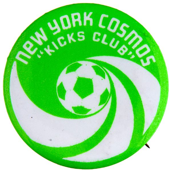 “NEW YORK COSMOS ‘KICKS CLUB’” 1970-1985 SOCCER BUTTON.
