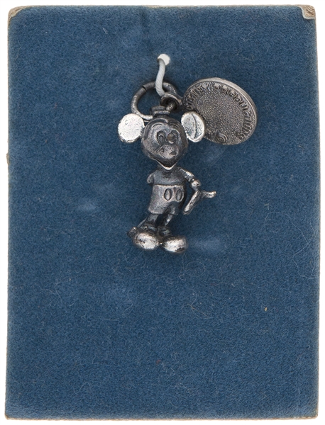 STERLING MICKEY MOUSE CHARM ON 1980s “WALT DISNEY WORLD” CARD.