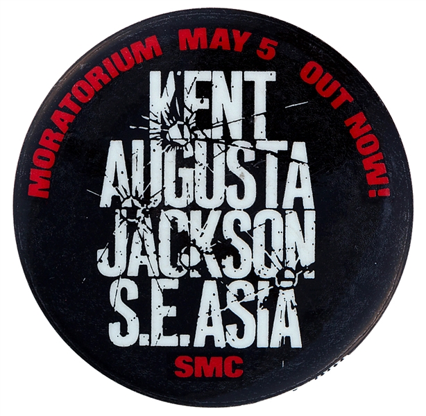 MORATORIUM MAY 5 OUT NOW! VIETNAM WAR MAY 1971 PROTEST BUTTON.
